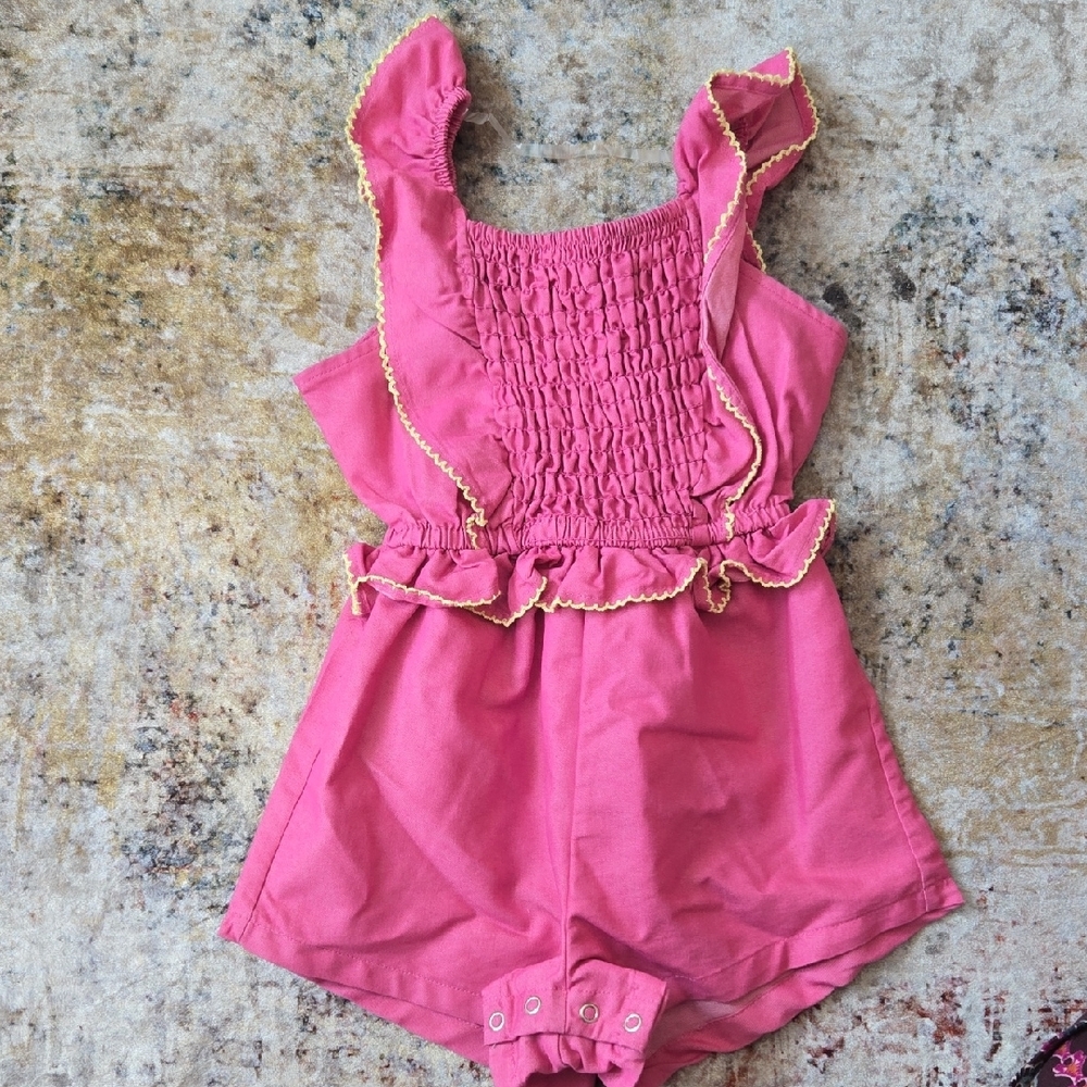 Vince Camuto Fuchsia/black Ruffled Rompers - Picture 2 of 7